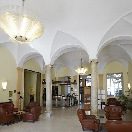 Hotel Mediterranee Genova Esterno foto