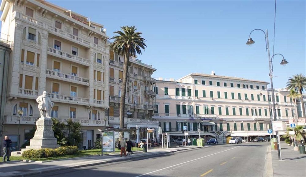 Hotel Mediterranee Genova Esterno foto