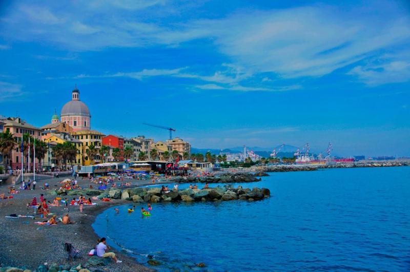 Hotel Mediterranee Genova Esterno foto