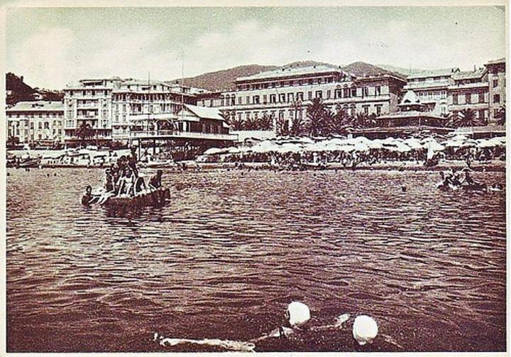 Hotel Mediterranee Genova Esterno foto