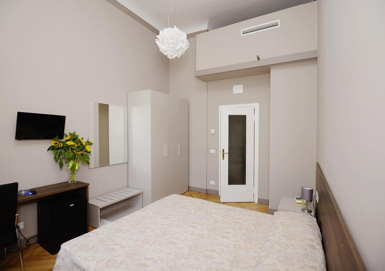 Hotel Mediterranee Genova Esterno foto