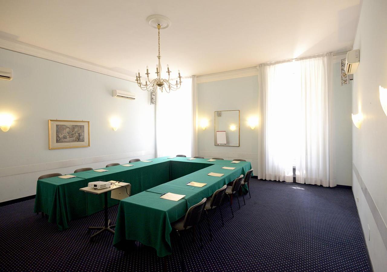 Hotel Mediterranee Genova Esterno foto