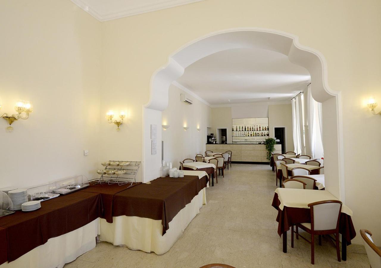 Hotel Mediterranee Genova Esterno foto