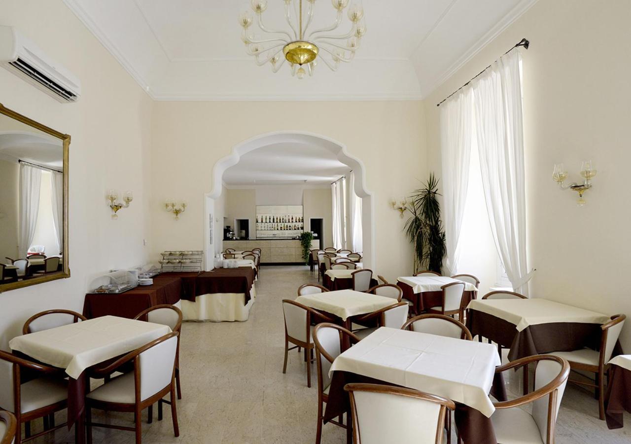 Hotel Mediterranee Genova Esterno foto